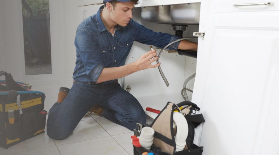 Professional water heater repair in Gillespie, IL